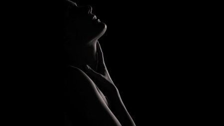 Женский силуэт