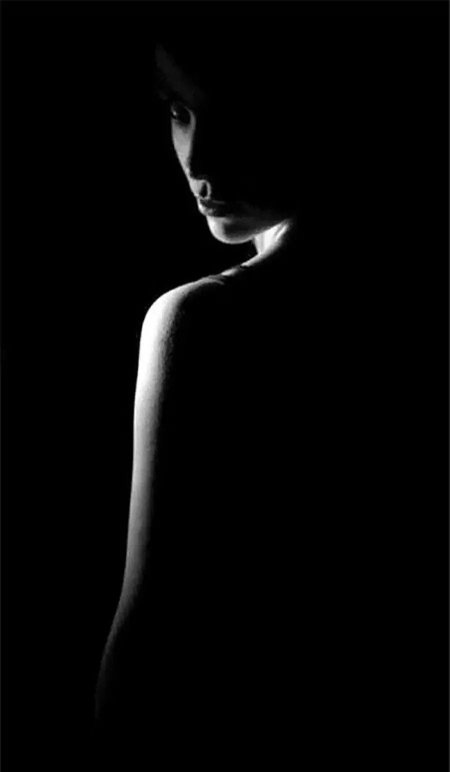 Женский силуэт