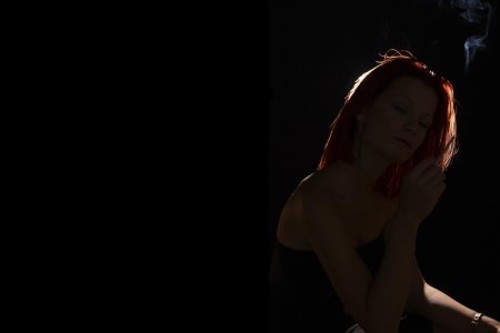 Рыжая девушка