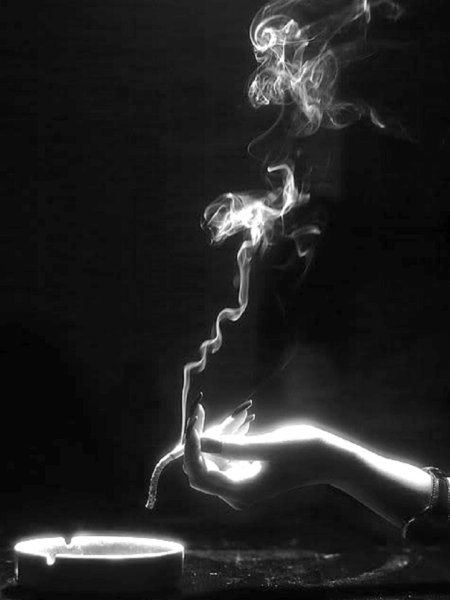 В сигаретном дыму