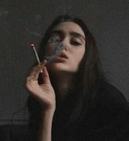 Девушка с сигаретой эстетика