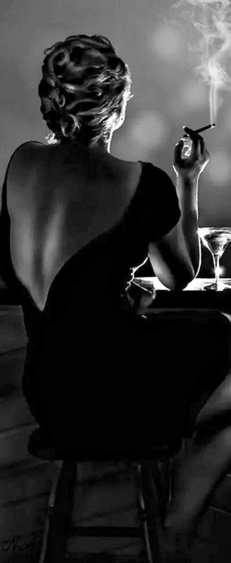 Черно белая женщина