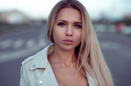 Девушка красивая блондинка