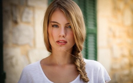 Девушка русые волосы