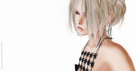 Девушка с белыми волосами