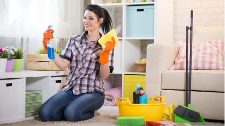 Уборка в комнате