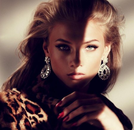 Красива женщина