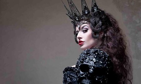 Черная королева куин