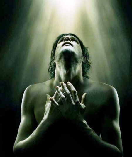 Молится богу