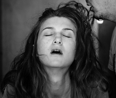 Стонущее лицо