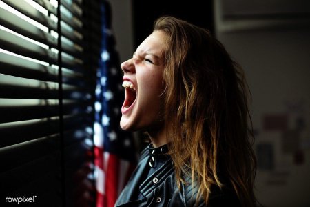 Крик девушка