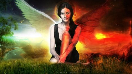 Девушка ангел с крыльями