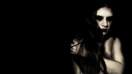 Жуткая девушка