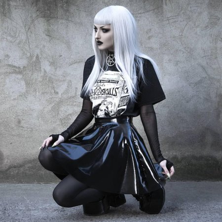 Девушки с неформальной внешностью