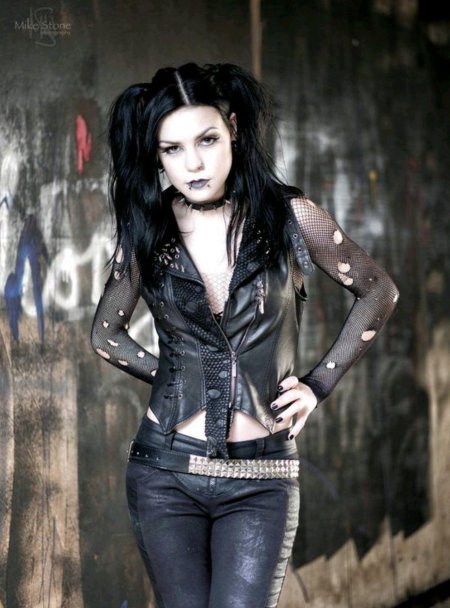 Готическая одежда для девушек