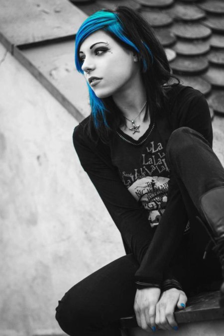 Неформальная девушка