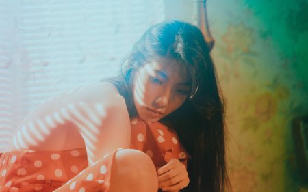 Красивая азиатская девушка