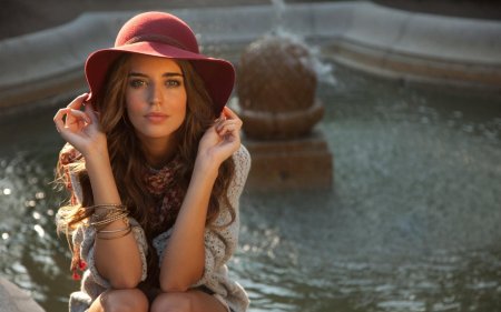 Клара алонсо в шляпе