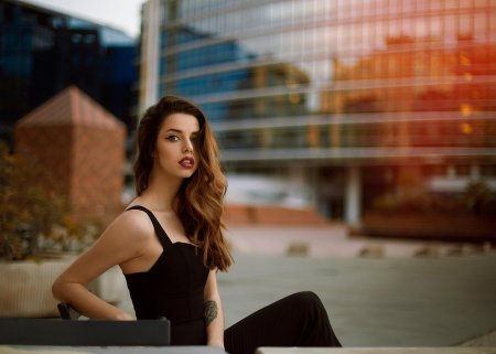 Брюнетка модели