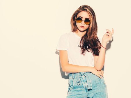 Модная одежда для девушек