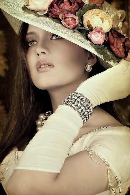 Дама в шляпке