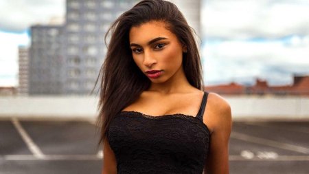 Miro hofmann модель брюнетка