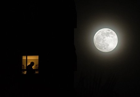 Круглая луна