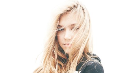 Алексис рен блондинка