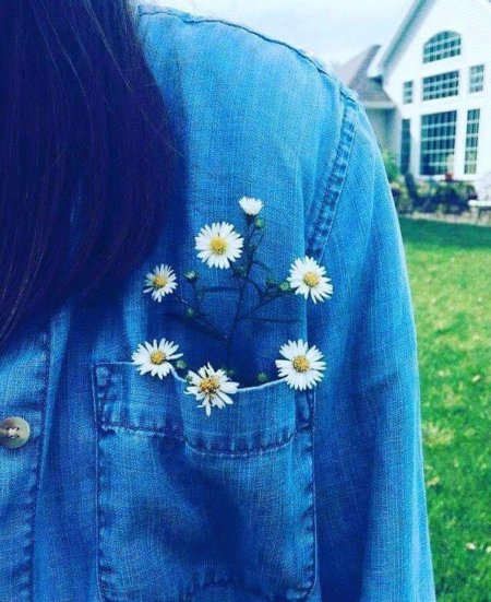 Джинсы с ромашками