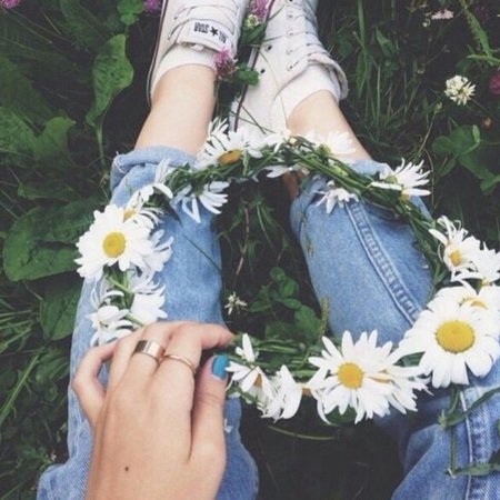 Джинсы с ромашками