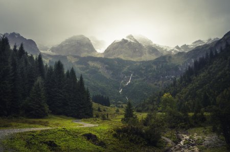 Темные горы