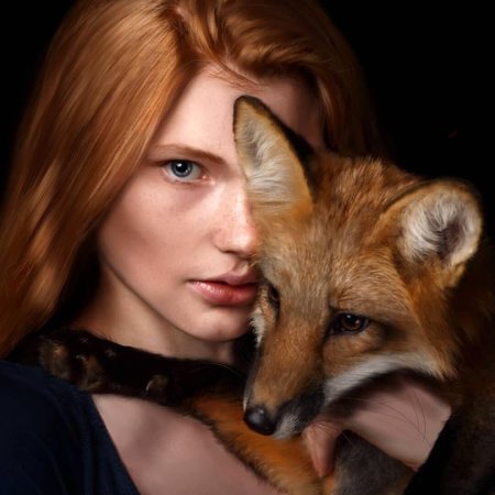 Девушка с лисой