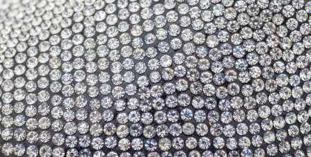 Серебристые стразы