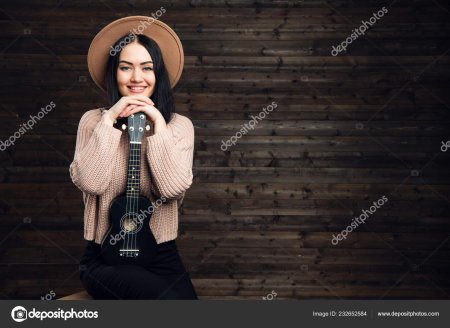 Молодая красивая женщина