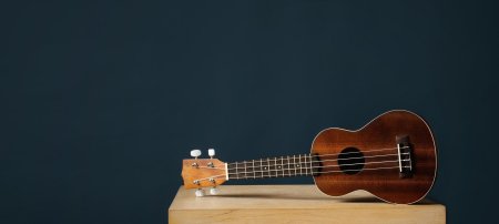 Музыкальный инструмент укулеле