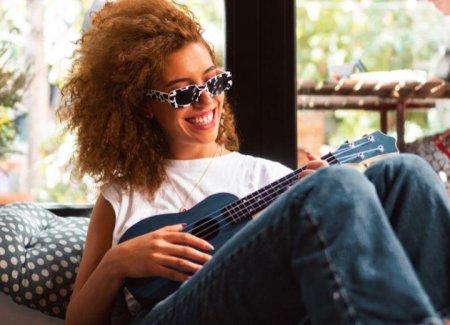 Игра на укулеле