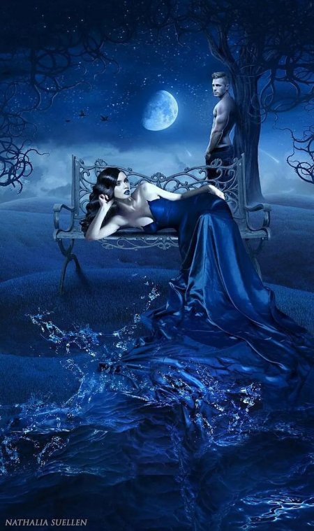 Девушка в синем фэнтези