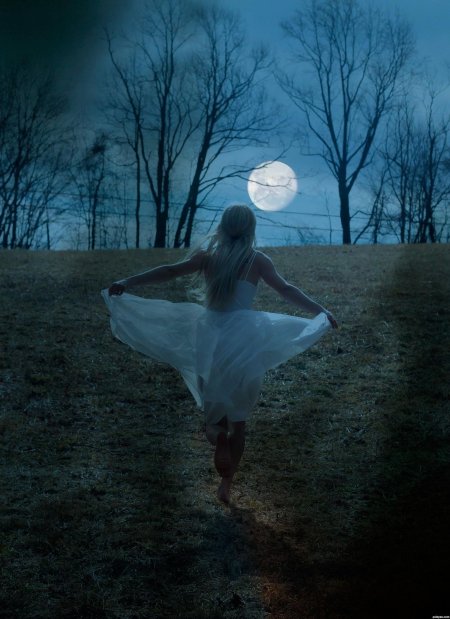 Девушка луна