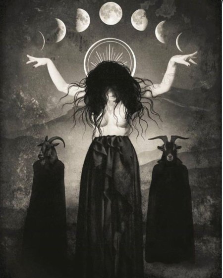 Геката богиня луны