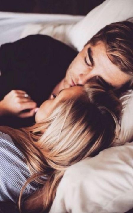 Объятия влюбленных