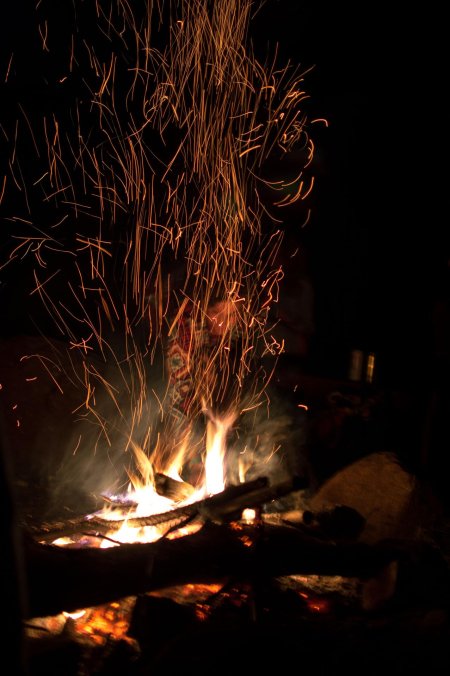 Костер огонь