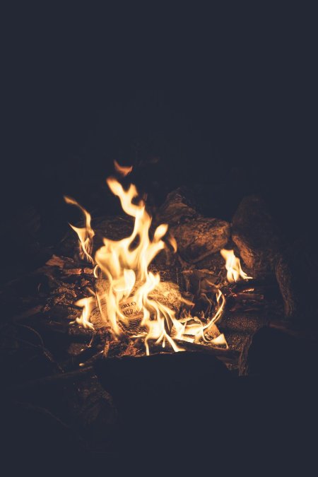 Костер ночью