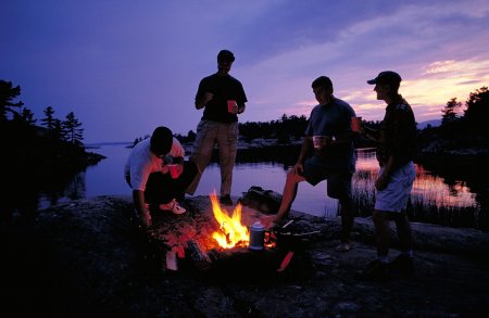 Вечером у костра