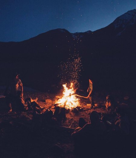 Ночь у костра