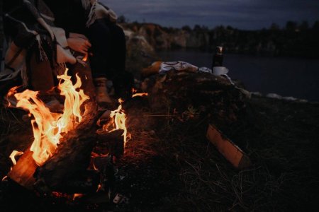 Ночь у костра