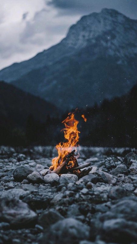 Костер в горах