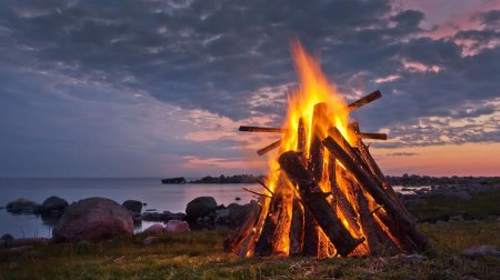 Костер шалаш