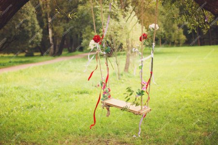 Свадебные качели