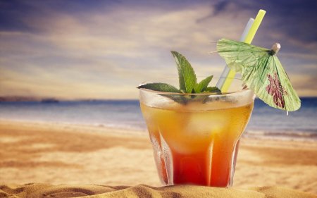 Коктейль на море