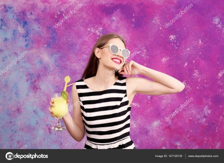 Женщина в солнечных очках